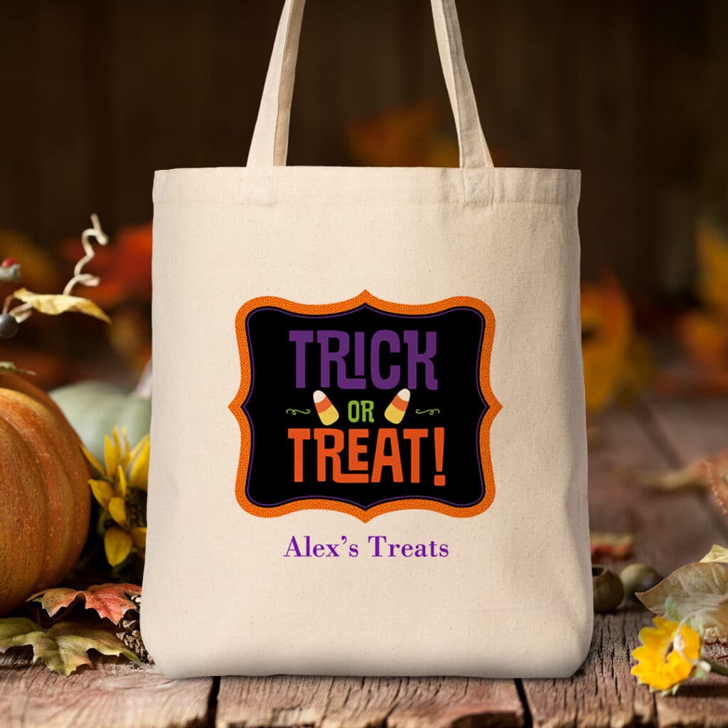 Personalized tote bags with Halloween motif